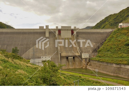 月山ダムの堤体 月山ダムの堤体 109871543