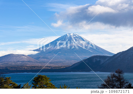 中之倉峠から見る富士山 中之倉峠から見る富士山 109872171