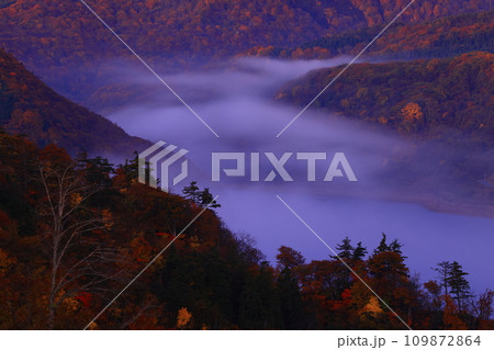 岩手県奥州市　夜明けの風景 109872864
