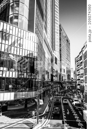 東京の街並み 再開発後の渋谷駅桜丘口周辺 2023.12　b-6 モノクロ 109874360