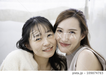 仲が良い姉妹 109874783