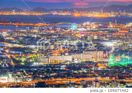 大阪　あべのハルカスからの夕景夜景 109875482