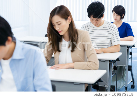 試験会場 試験会場 109875519