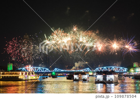 Beautiful Fireworks at Chaopraya River Bangkok 109878504