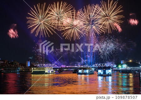 Beautiful Fireworks at Chaopraya River Bangkok 109878507