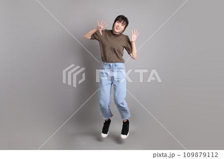 Cute Asian Woman 109879112