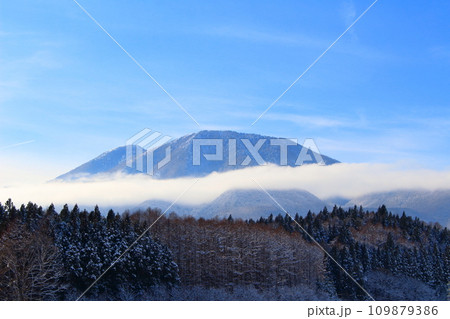 12月の北信五岳 信州の山々 12月の北信五岳 信州の山々 109879386