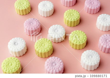 落雁 正月 初釜イメージ ピンク 落雁 正月 初釜イメージ ピンク 109880171