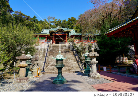 徳川家康が埋葬された久能山東照宮 徳川家康が埋葬された久能山東照宮 109880307