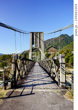 木曽川の桃介橋 木曽川の桃介橋 109881004