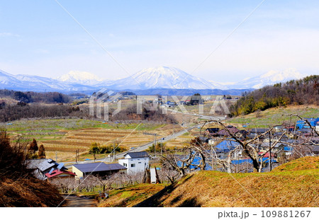 4月の北信五岳 信州の山々 冠雪の北信五岳 4月の北信五岳 信州の山々 冠雪の北信五岳 109881267
