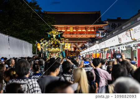 東京都浅草寺 三社祭の風景 東京都浅草寺 三社祭の風景 109882093