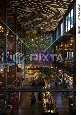 a magnificent view of a building 109885852