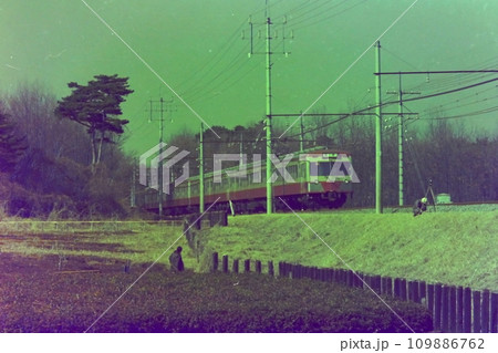 西武鉄道・701系1792他+1790他、武蔵藤沢ー稲荷山公園、1977年2月24日 109886762