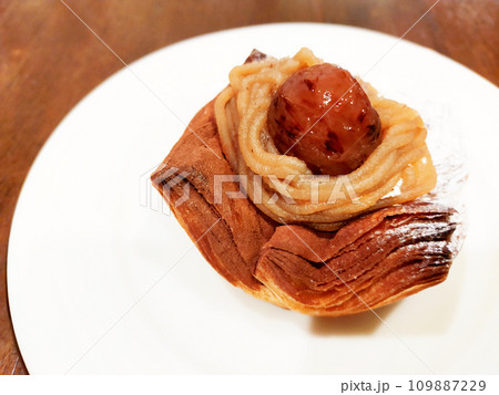 栗のモンブランパイ 109887229