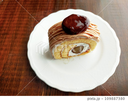 マロンケーキ・栗のケーキ 109887380