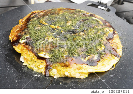 マルチグリドルで作るお好み焼き 109887811