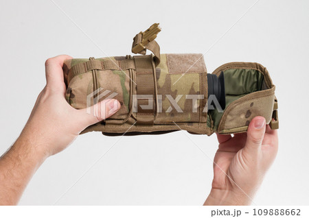The bag is a military-style pixel case for storing a monocular. The bag is a military-style pixel case for storing a monocular. 109888662
