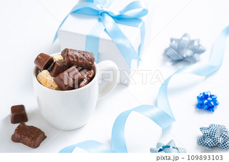 ホワイトデーとチョコのフリースペース 109893103