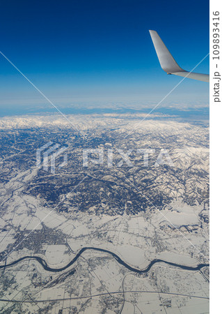 上空から観る最上川(山形県) 上空から観る最上川(山形県) 109893416