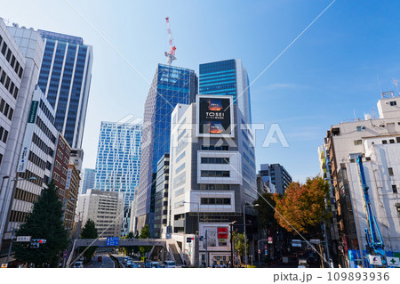 東京・渋谷 宮益坂上交差点付近の風景 東京・渋谷 宮益坂上交差点付近の風景 109893936