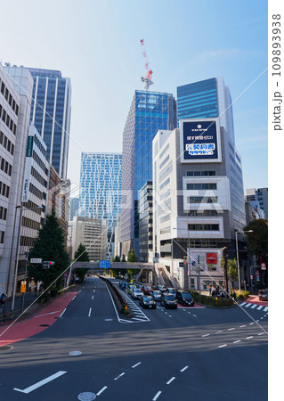 東京・渋谷 宮益坂上交差点付近の風景 東京・渋谷 宮益坂上交差点付近の風景 109893938