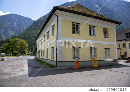 View of houses in Hallstatt, Austria 109902016