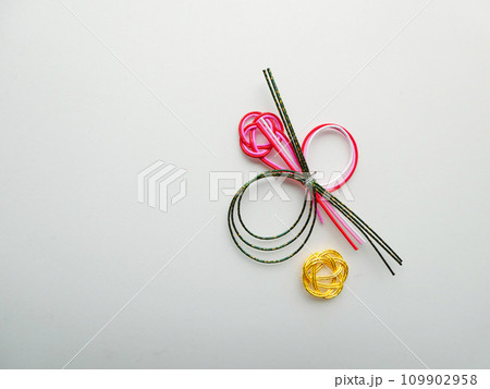 心と心を結ぶ水引の写真 109902958