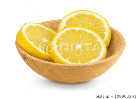 Ripe lemon slices in wooden bowl isolated on white background 109903243