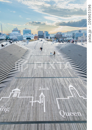 「神奈川県」横浜港大桟橋 「神奈川県」横浜港大桟橋 109903396