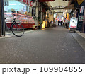 レトロな商店街　大阪 天満 109904855