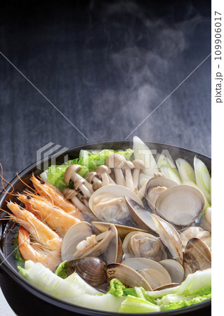 海鮮鍋、冬の和食、鍋料理 海鮮鍋、冬の和食、鍋料理 109906017