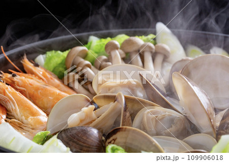 海鮮鍋、冬の和食、鍋料理 海鮮鍋、冬の和食、鍋料理 109906018