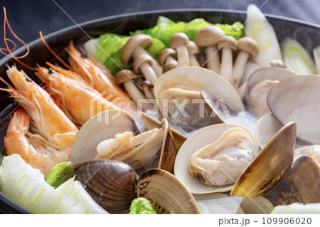 海鮮鍋、冬の和食、鍋料理 海鮮鍋、冬の和食、鍋料理 109906020