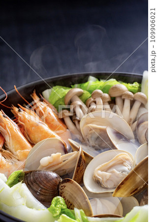 海鮮鍋、冬の和食、鍋料理 海鮮鍋、冬の和食、鍋料理 109906021