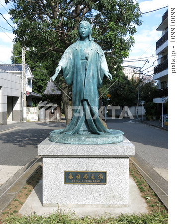 文京区の麟祥院前にある春日局之像 文京区の麟祥院前にある春日局之像 109910099