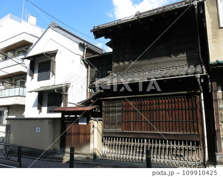 文京区本郷の菊坂にある樋口一葉ゆかりの旧伊勢屋質店 文京区本郷の菊坂にある樋口一葉ゆかりの旧伊勢屋質店 109910425