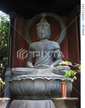 文京区本郷の法真寺にある樋口一葉ゆかりの腰衣観音 109911163