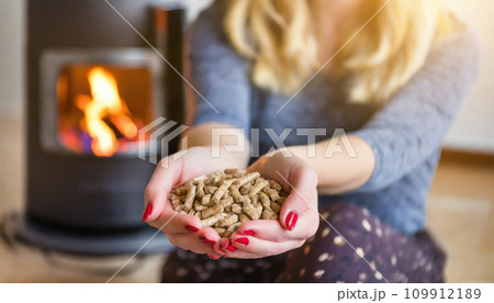 Harmony in Hands: Woman's Grasp on Sustainable Biomass 109912189