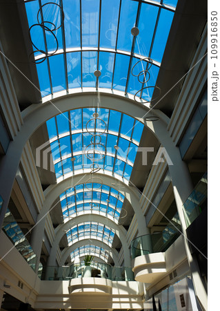 Poznan Plaza gallery. Poznan, Poland. 109916850