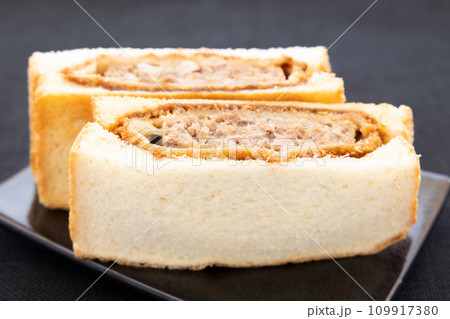 おいしいメンチカツサンド おいしいメンチカツサンド 109917380