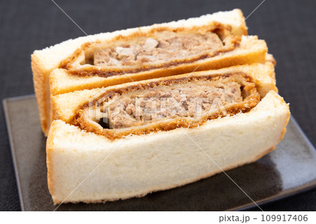 おいしいメンチカツサンド おいしいメンチカツサンド 109917406