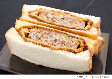 おいしいメンチカツサンド 109917408