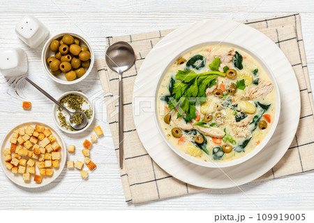 gnocchi zuppa toscana, italian creamy chicken soup 109919005