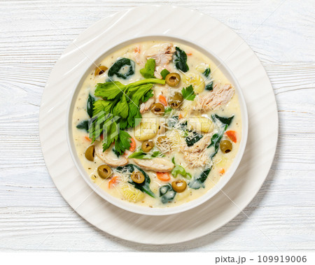 gnocchi zuppa toscana, italian creamy chicken soup 109919006
