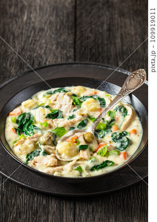 gnocchi zuppa toscana, italian creamy chicken soup gnocchi zuppa toscana, italian creamy chicken soup 109919011