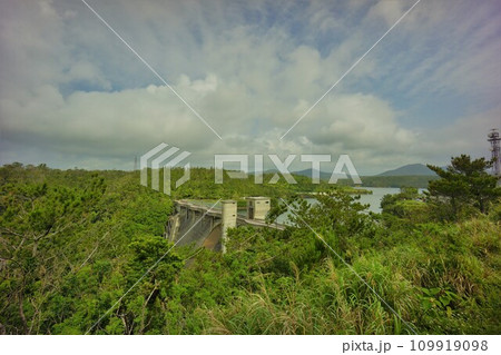 漢那ダムの堤体 漢那ダムの堤体 109919098