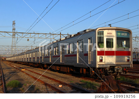 森林公園検修区に留置中の東武東上線9000系試作車両 森林公園検修区に留置中の東武東上線9000系試作車両 109919256