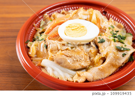 美味しい豚生姜焼き弁当 109919435