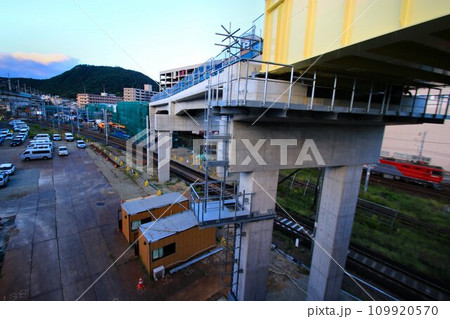 東北新幹線のボトルネック… 福島駅の平面交差を解消する建設中の『新幹線アプローチ線』 東北新幹線のボトルネック… 福島駅の平面交差を解消する建設中の『新幹線アプローチ線』 109920570